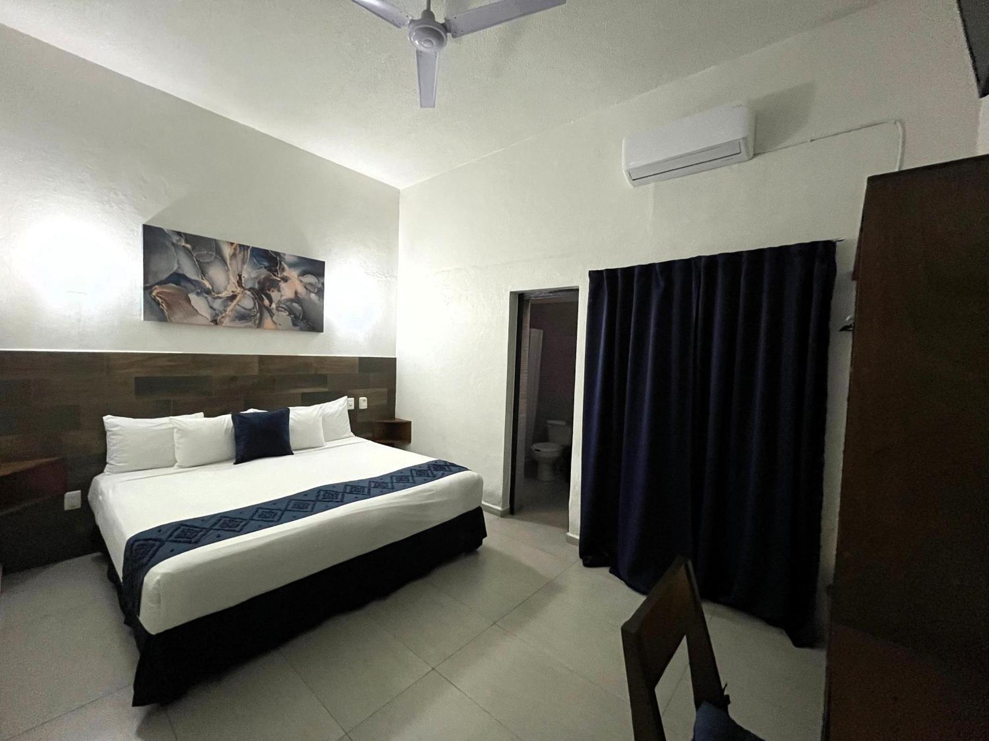 Hotel Juarez 70 Colima Exteriör bild