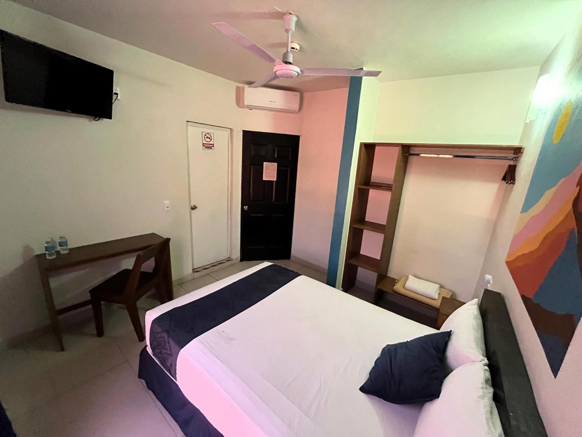 Hotel Juarez 70 Colima Exteriör bild