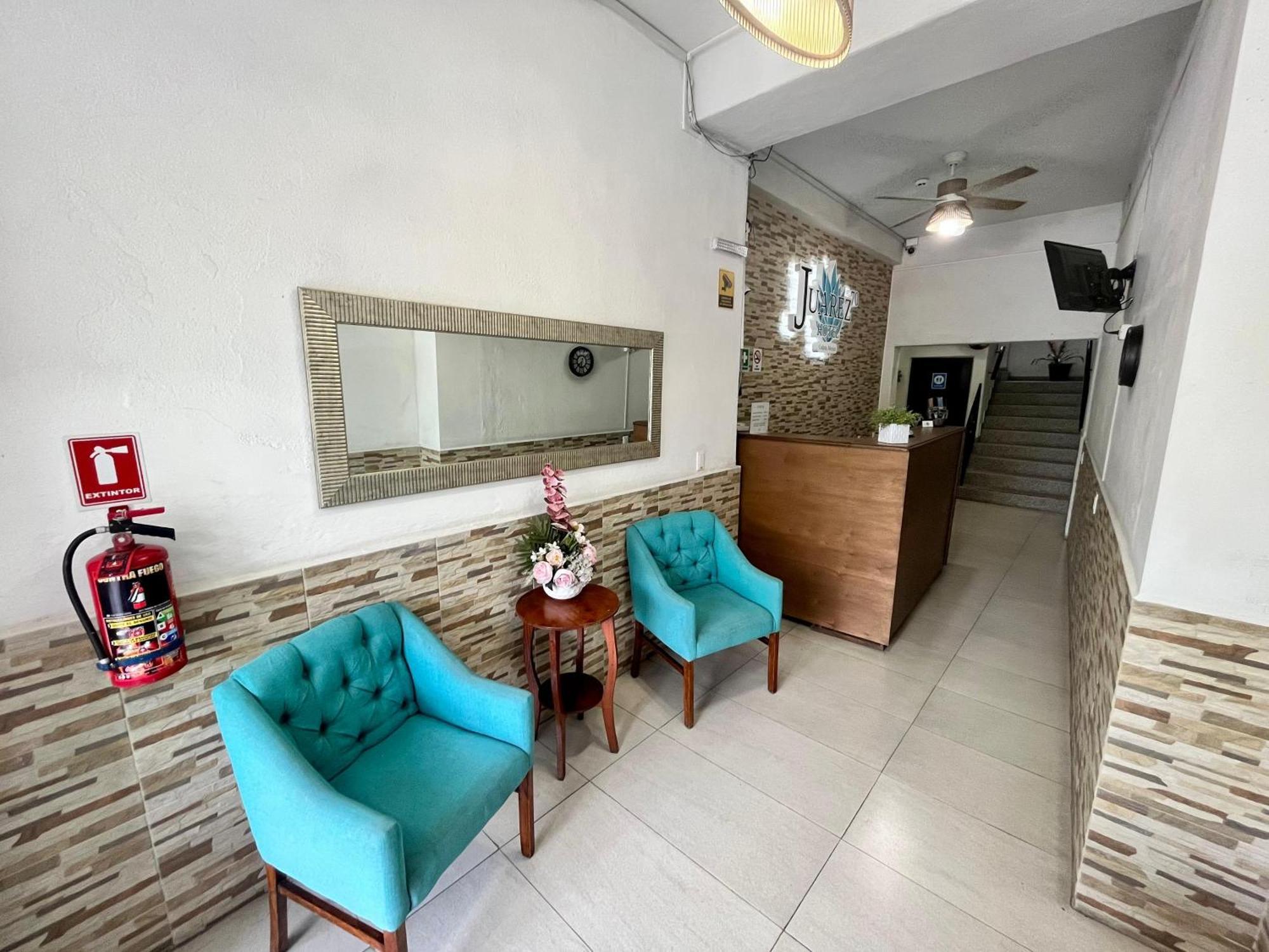 Hotel Juarez 70 Colima Exteriör bild